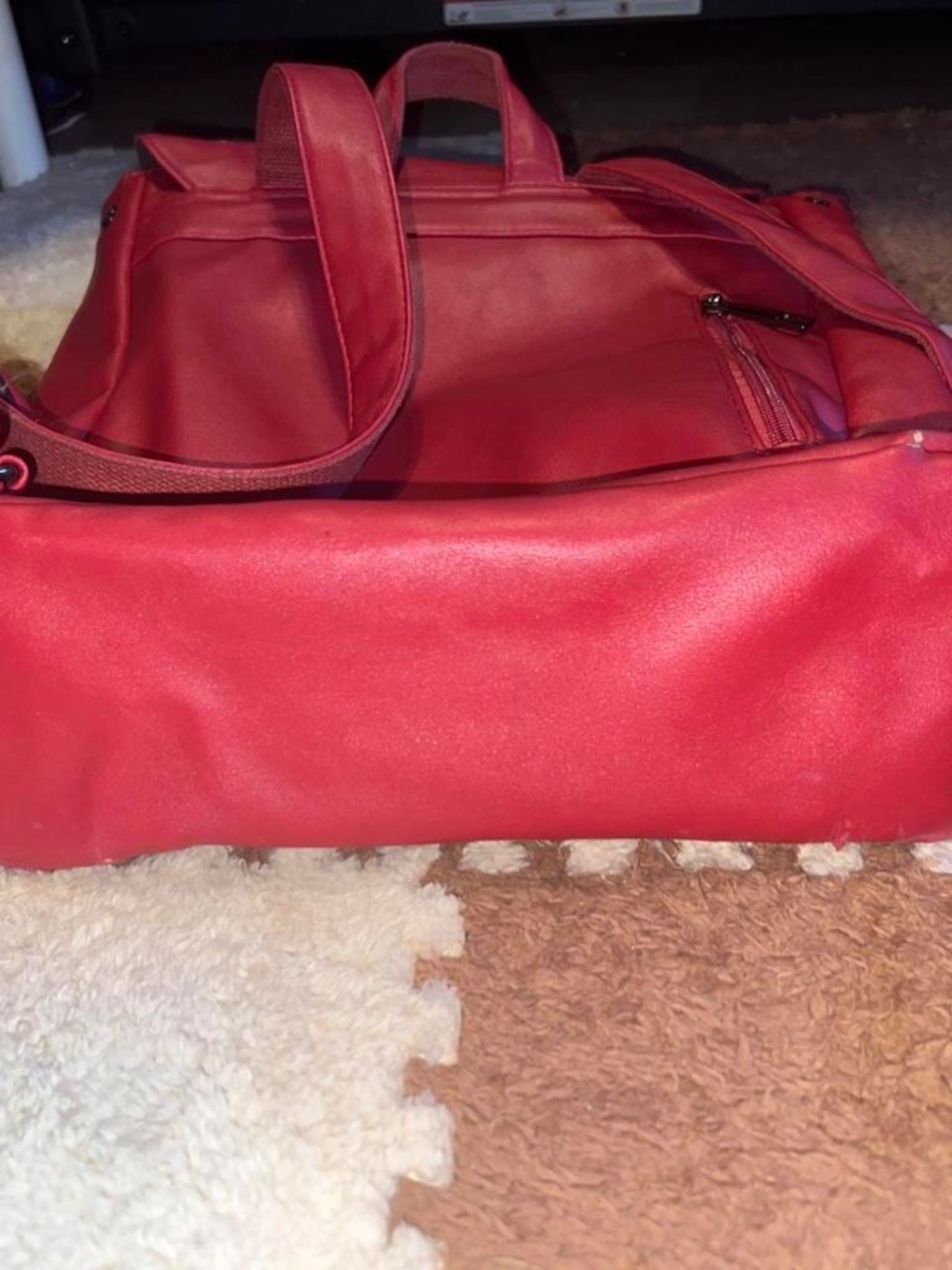 Red leather backpack - Picture 5 of 6